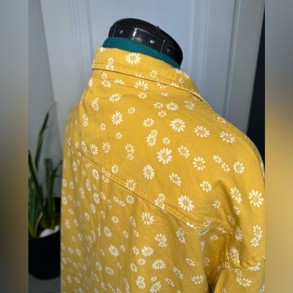 Polagram medium cotton yellow and white flower button up barn jacket - Picture 11 of 15